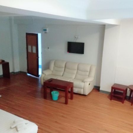 Lanmadaw Plaza Hotel China Town Янгон Екстер'єр фото