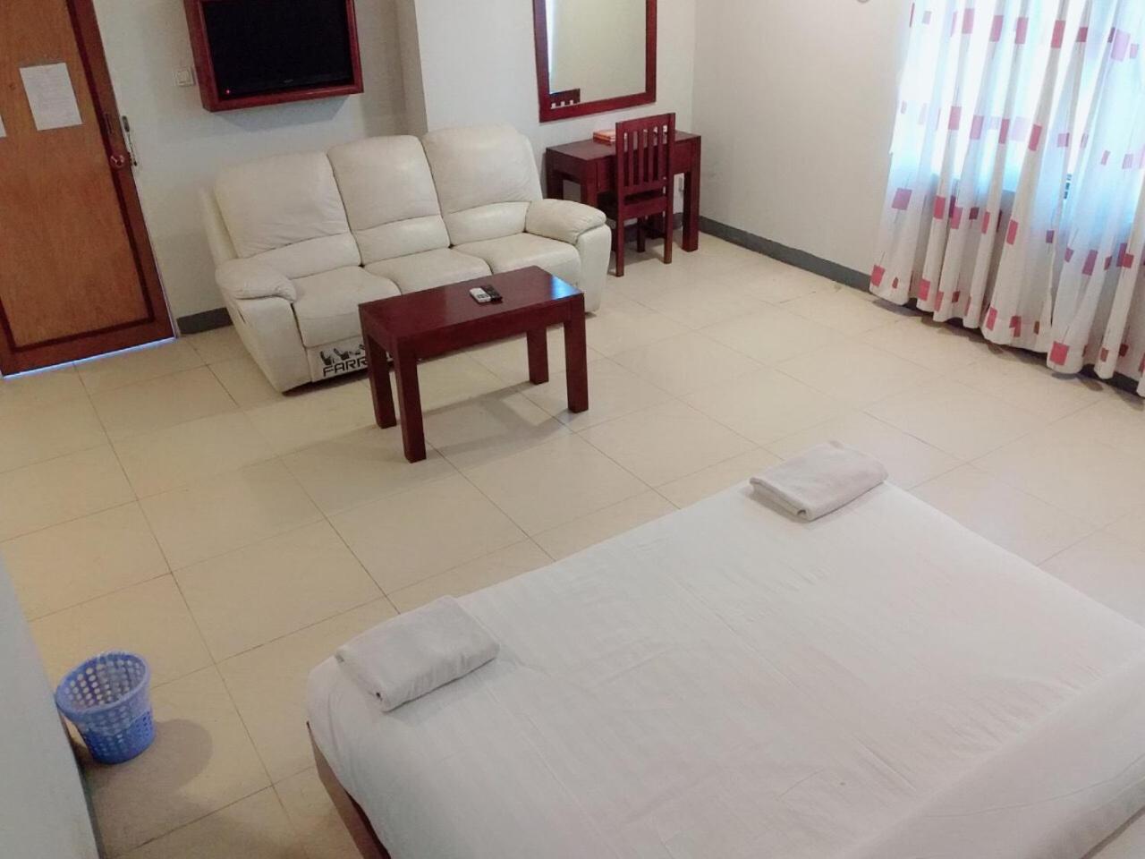 Lanmadaw Plaza Hotel China Town Янгон Екстер'єр фото